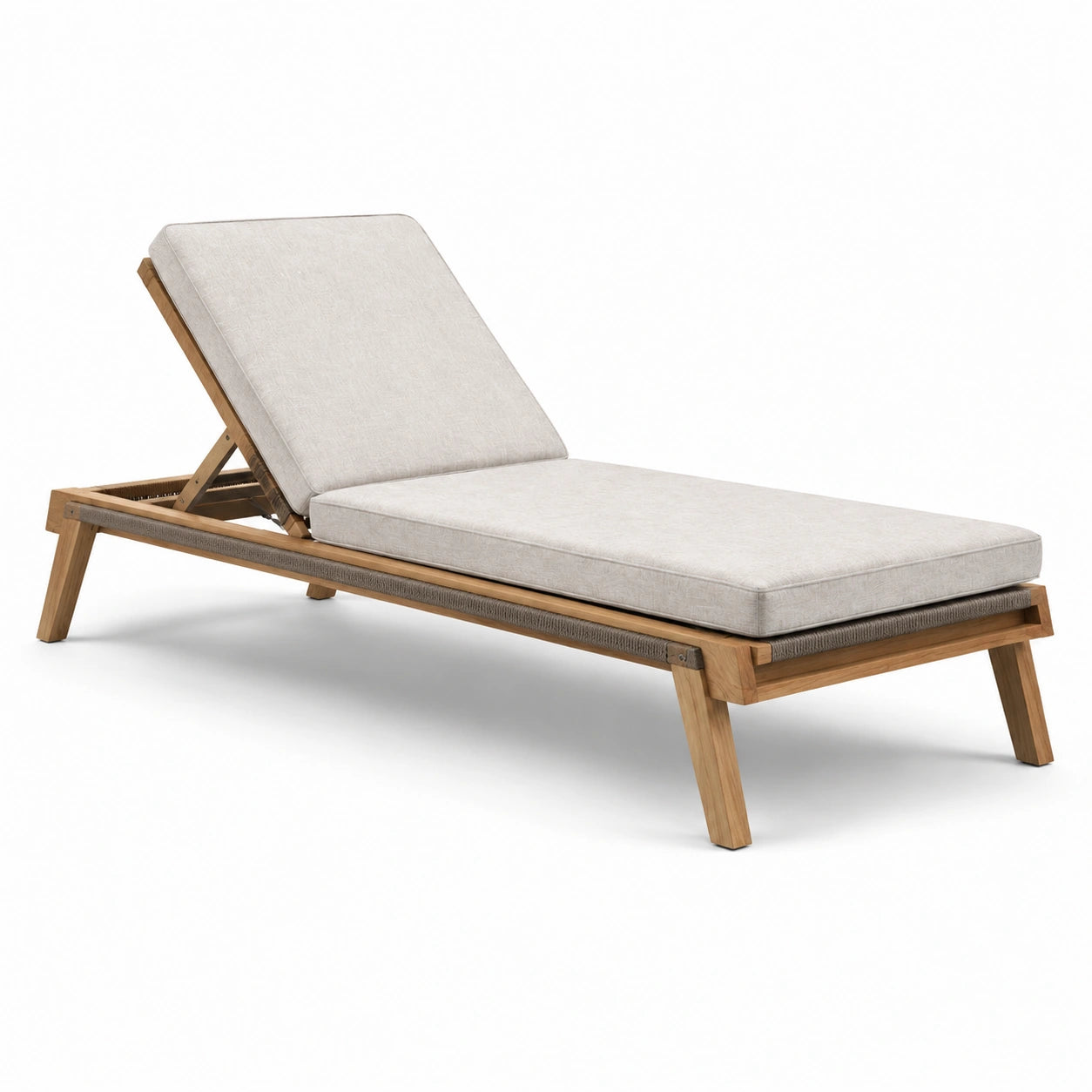 Tumbona de madera con cojín beige